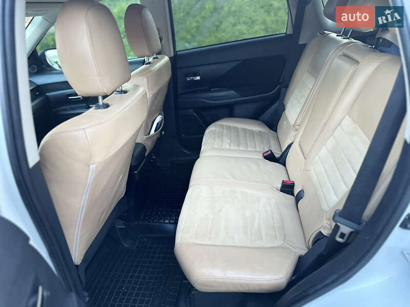 Позашляховик / Кросовер Mitsubishi Outlander 2017 в Рівному