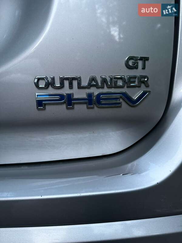 Позашляховик / Кросовер Mitsubishi Outlander 2018 в Києві