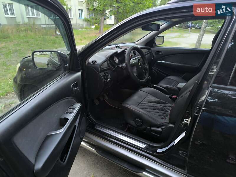 Внедорожник / Кроссовер Mitsubishi Outlander 2006 в Кременчуге