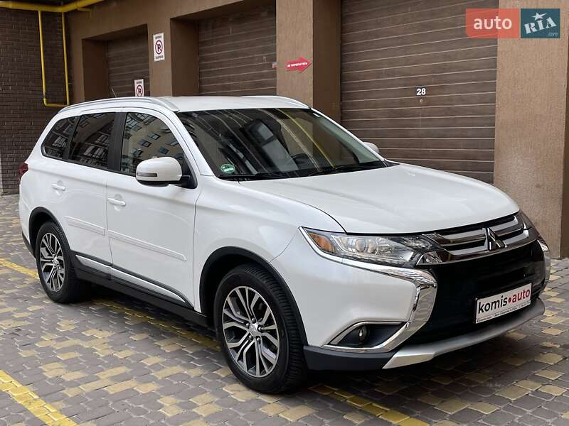 Позашляховик / Кросовер Mitsubishi Outlander 2015 в Вінниці