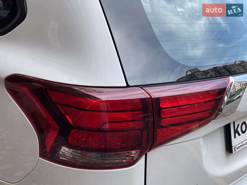 Позашляховик / Кросовер Mitsubishi Outlander 2015 в Вінниці