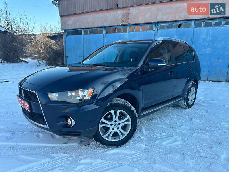 Позашляховик / Кросовер Mitsubishi Outlander 2010 в Києві