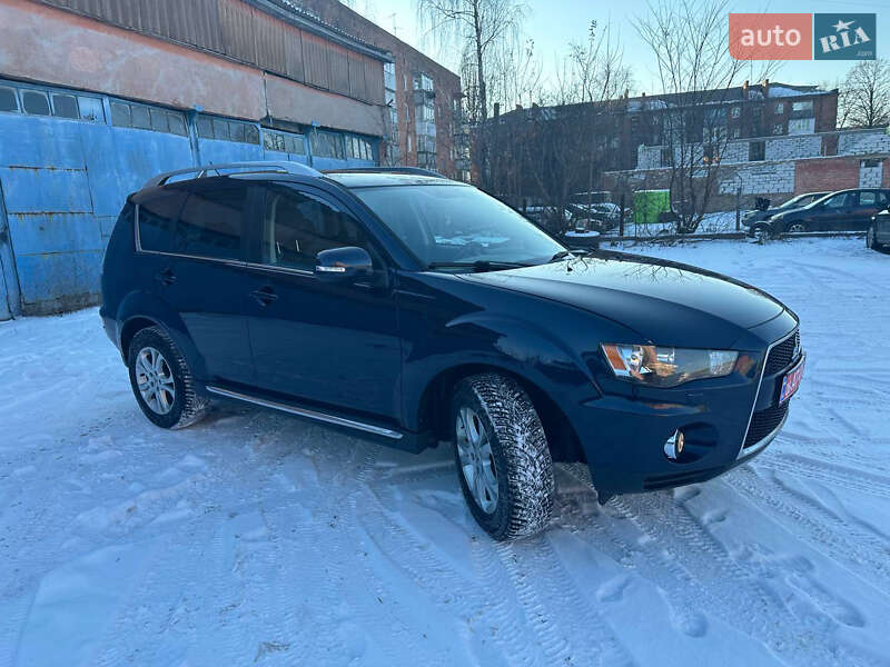 Позашляховик / Кросовер Mitsubishi Outlander 2010 в Києві