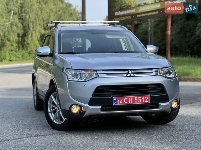 Внедорожник / Кроссовер Mitsubishi Outlander 2015 в Трускавце