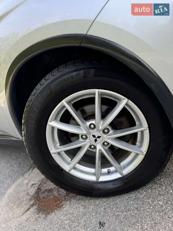 Внедорожник / Кроссовер Mitsubishi Outlander 2015 в Трускавце