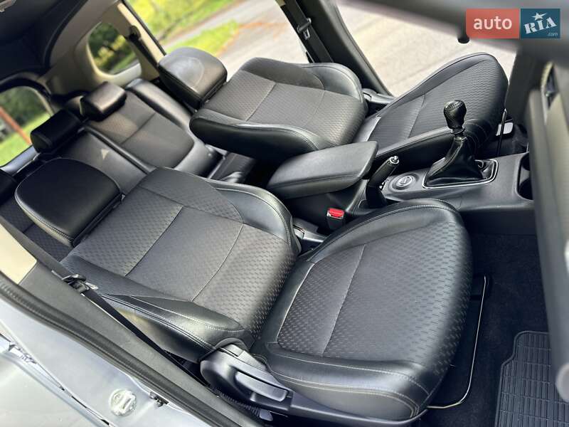 Внедорожник / Кроссовер Mitsubishi Outlander 2015 в Трускавце