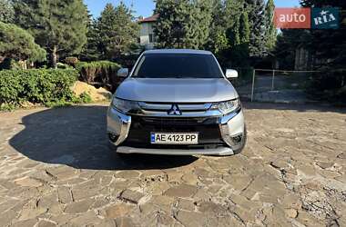 Внедорожник / Кроссовер Mitsubishi Outlander 2017 в Днепре