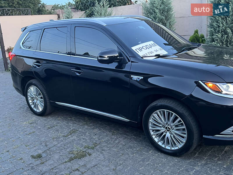 Внедорожник / Кроссовер Mitsubishi Outlander 2019 в Днепре