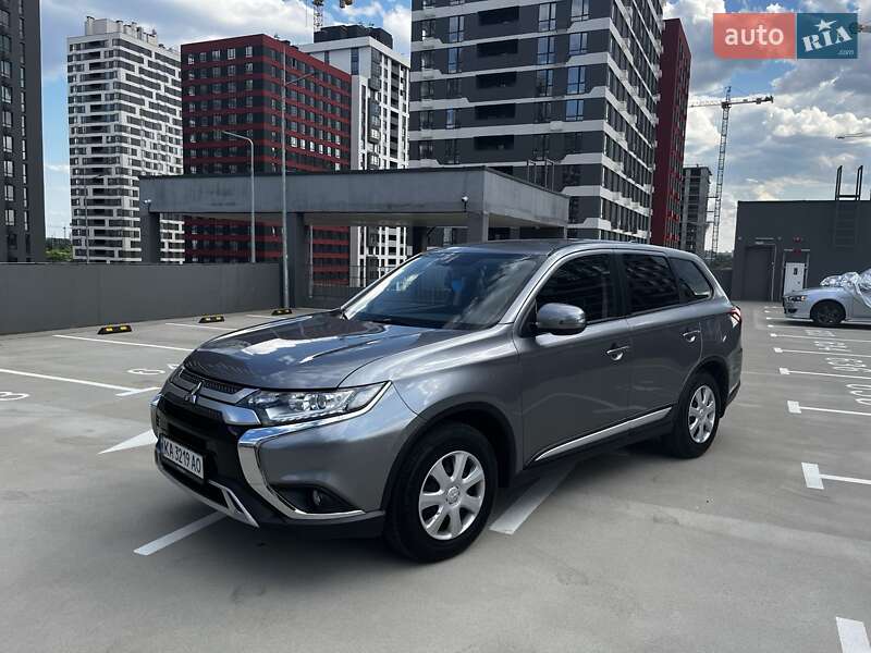 Mitsubishi Outlander 2020