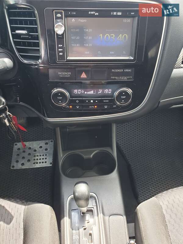 Внедорожник / Кроссовер Mitsubishi Outlander 2013 в Кропивницком