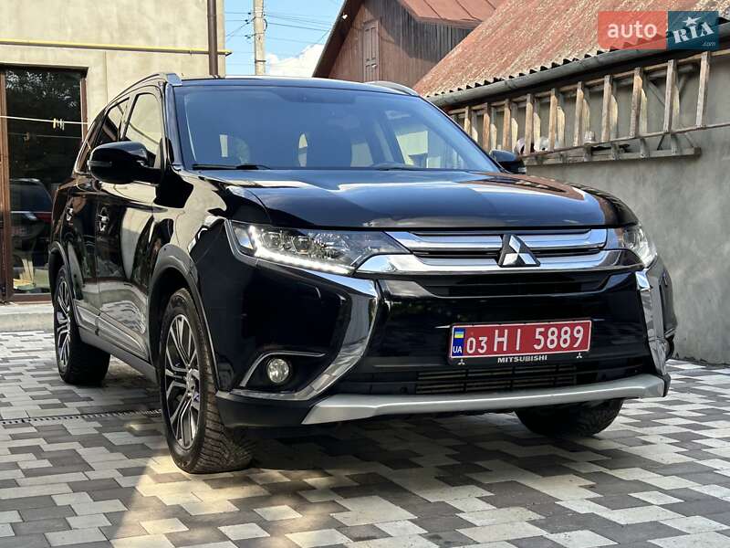 Внедорожник / Кроссовер Mitsubishi Outlander 2015 в Ровно
