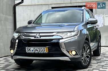 Позашляховик / Кросовер Mitsubishi Outlander 2016 в Рівному