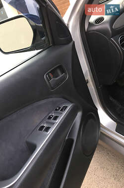 Позашляховик / Кросовер Mitsubishi Outlander 2002 в 