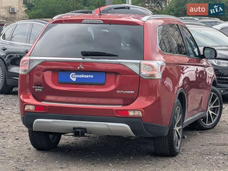 Внедорожник / Кроссовер Mitsubishi Outlander 2014 в Киеве