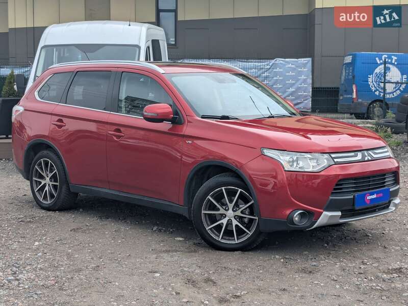 Внедорожник / Кроссовер Mitsubishi Outlander 2014 в Киеве