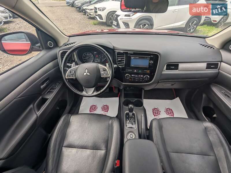 Внедорожник / Кроссовер Mitsubishi Outlander 2014 в Киеве