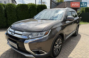 Внедорожник / Кроссовер Mitsubishi Outlander 2015 в Кременце