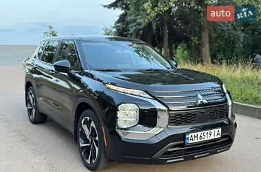 Позашляховик / Кросовер Mitsubishi Outlander 2022 в Житомирі
