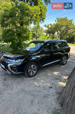 Позашляховик / Кросовер Mitsubishi Outlander 2022 в Пирятині