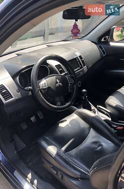 Внедорожник / Кроссовер Mitsubishi Outlander 2009 в 
