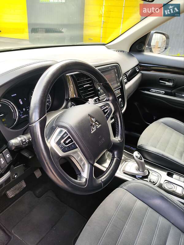 Внедорожник / Кроссовер Mitsubishi Outlander 2019 в Кривом Роге