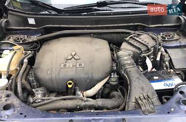 Внедорожник / Кроссовер Mitsubishi Outlander 2009 в 