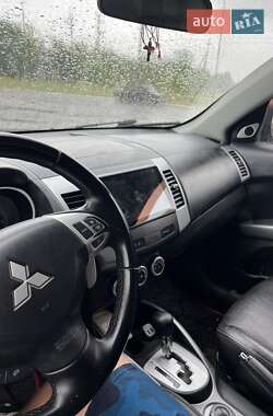 Внедорожник / Кроссовер Mitsubishi Outlander 2008 в 