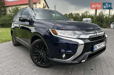 Внедорожник / Кроссовер Mitsubishi Outlander 2020 в 