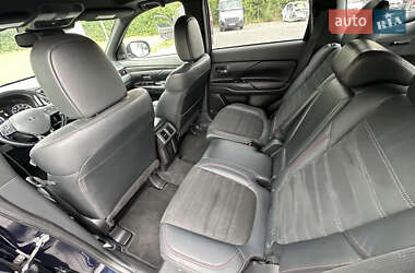 Внедорожник / Кроссовер Mitsubishi Outlander 2020 в 