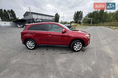 Внедорожник / Кроссовер Mitsubishi Outlander 2015 в 