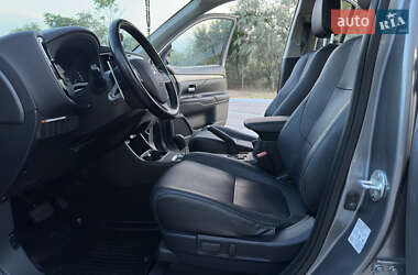 Внедорожник / Кроссовер Mitsubishi Outlander 2014 в 
