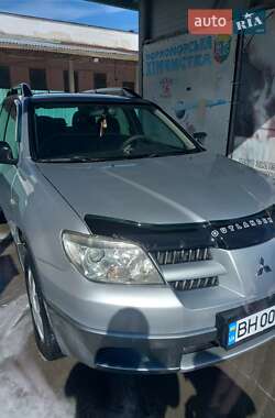 Внедорожник / Кроссовер Mitsubishi Outlander 2005 в 