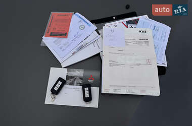 Внедорожник / Кроссовер Mitsubishi Outlander 2010 в 
