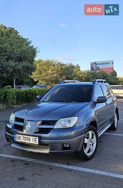 Внедорожник / Кроссовер Mitsubishi Outlander 2005 в 