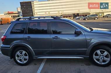 Внедорожник / Кроссовер Mitsubishi Outlander 2005 в 