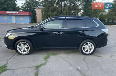 Внедорожник / Кроссовер Mitsubishi Outlander 2013 в 