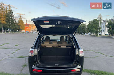 Внедорожник / Кроссовер Mitsubishi Outlander 2013 в 