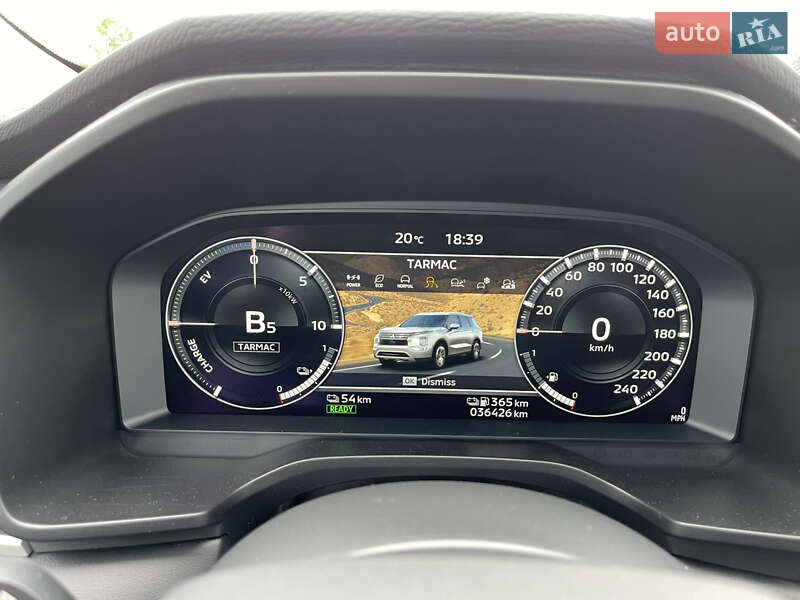 Внедорожник / Кроссовер Mitsubishi Outlander 2023 в Львове