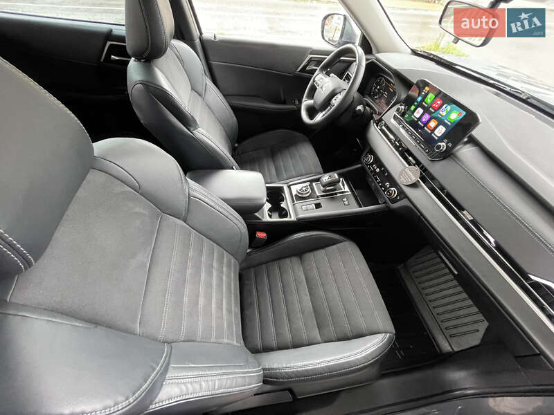 Внедорожник / Кроссовер Mitsubishi Outlander 2023 в Львове