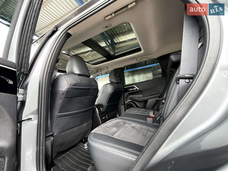 Внедорожник / Кроссовер Mitsubishi Outlander 2023 в Львове