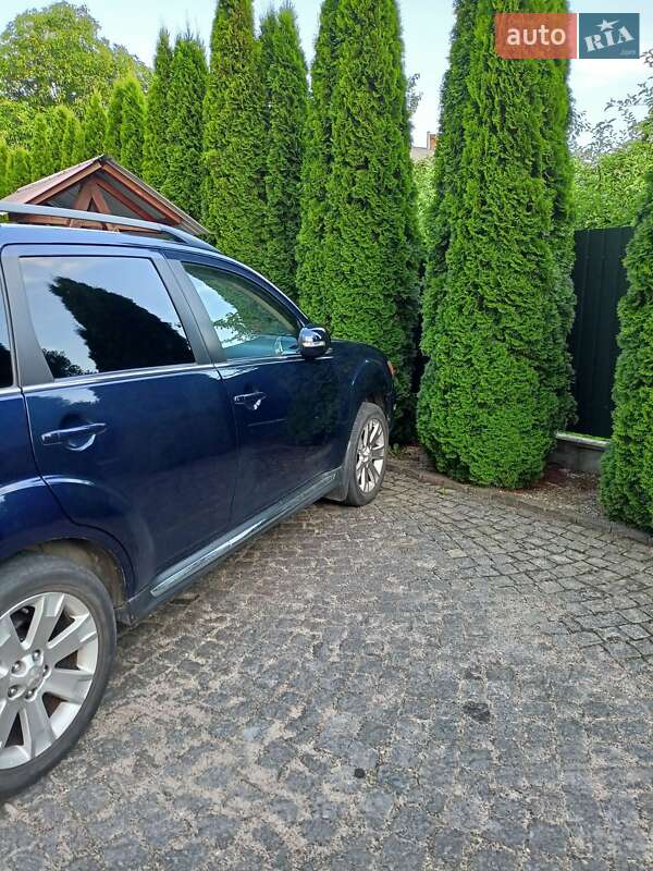 Внедорожник / Кроссовер Mitsubishi Outlander 2011 в Львове