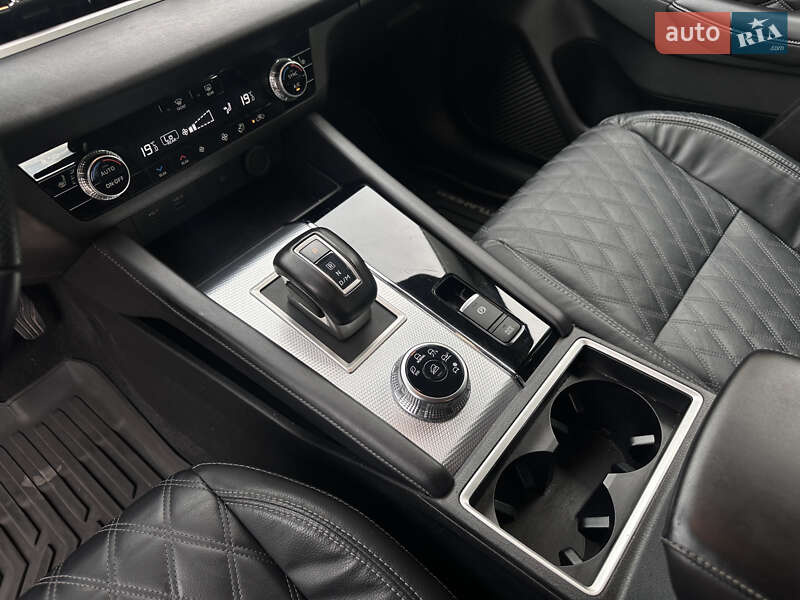 Внедорожник / Кроссовер Mitsubishi Outlander 2022 в Запорожье
