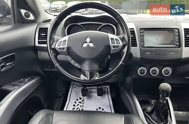 Внедорожник / Кроссовер Mitsubishi Outlander 2001 в 