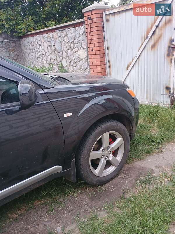 Внедорожник / Кроссовер Mitsubishi Outlander 2007 в Светловодске