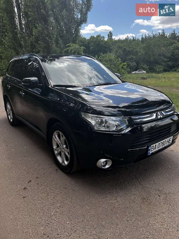 Позашляховик / Кросовер Mitsubishi Outlander 2013 в Кропивницькому