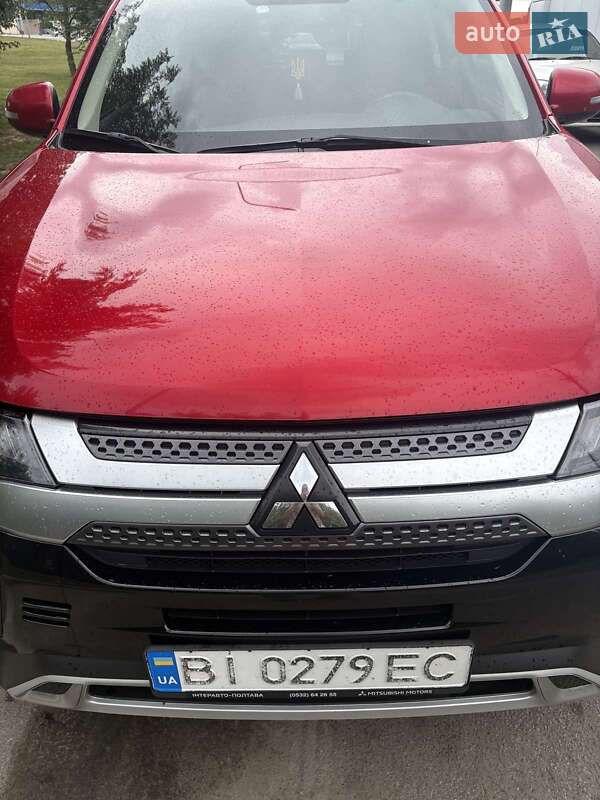 Внедорожник / Кроссовер Mitsubishi Outlander 2019 в Полтаве