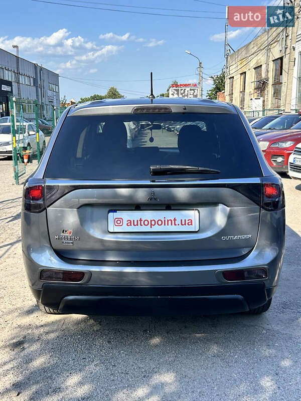 Внедорожник / Кроссовер Mitsubishi Outlander 2014 в Сумах