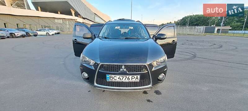 Позашляховик / Кросовер Mitsubishi Outlander 2012 в Львові