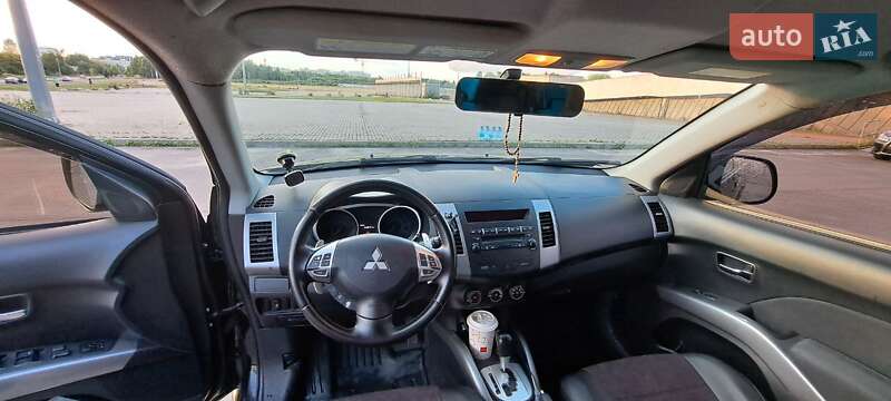 Позашляховик / Кросовер Mitsubishi Outlander 2012 в Львові
