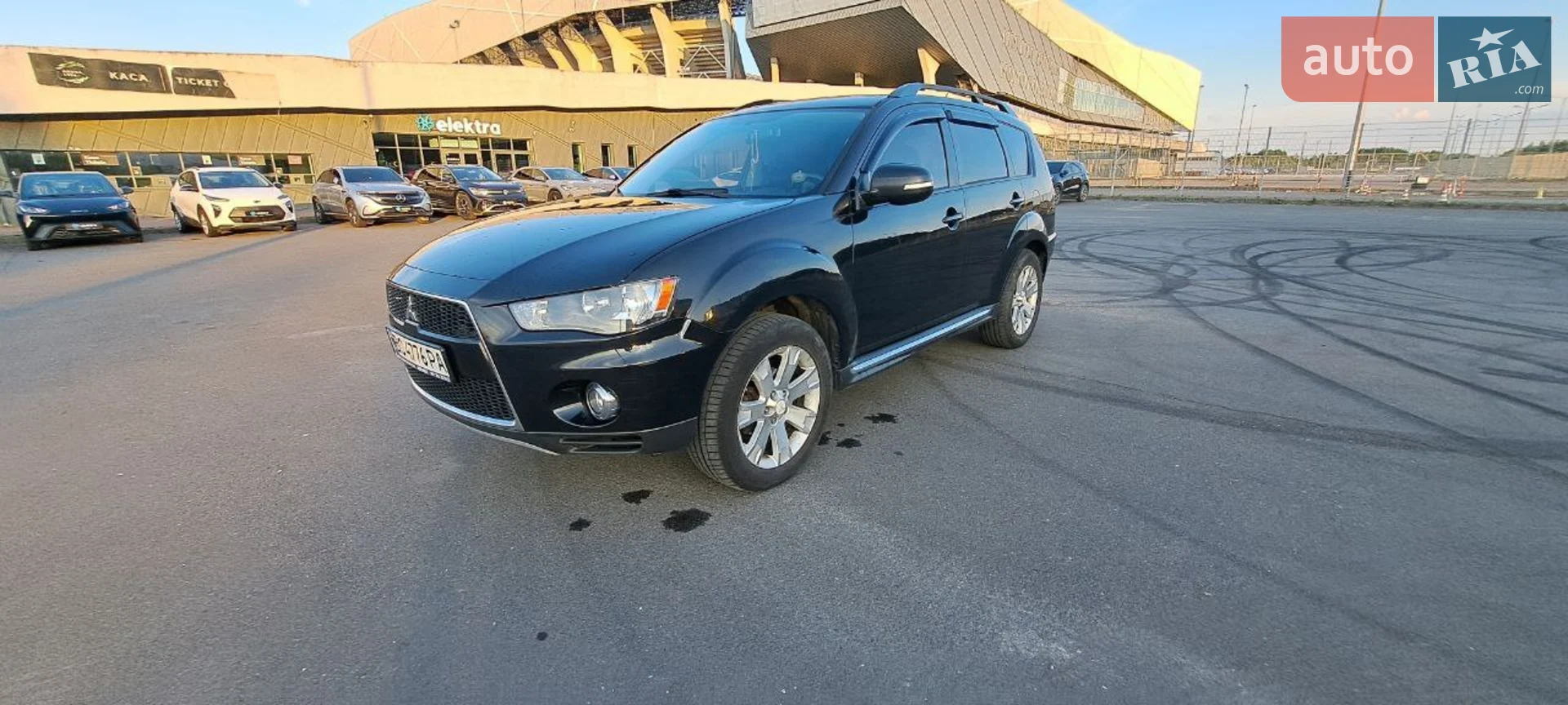 2012 Mitsubishi Outlander - фото 1
